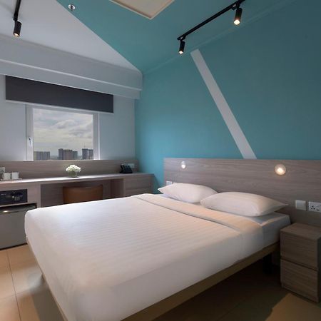 Ibis Budget Phnom Penh Riverside Exterior photo