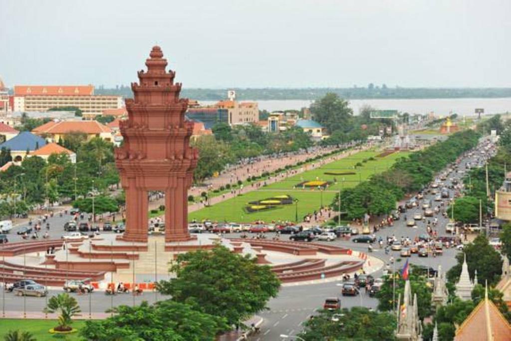 Ibis Budget Phnom Penh Riverside Exterior photo